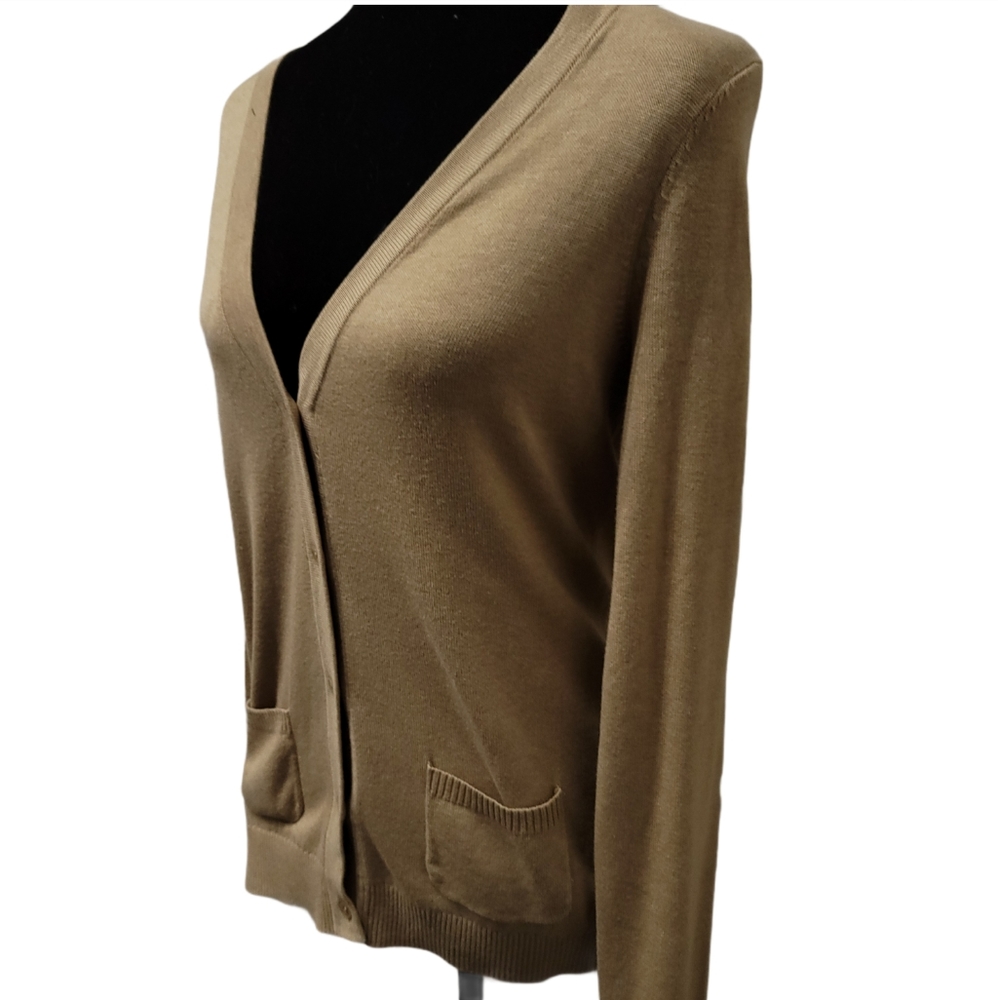⬇️Lands End Camel cardigan